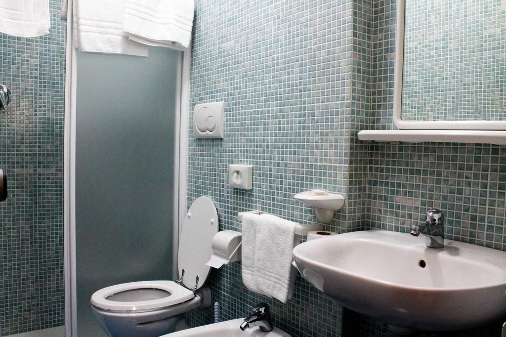 Hotel Il Vicoletto Ассизи Экстерьер фото
