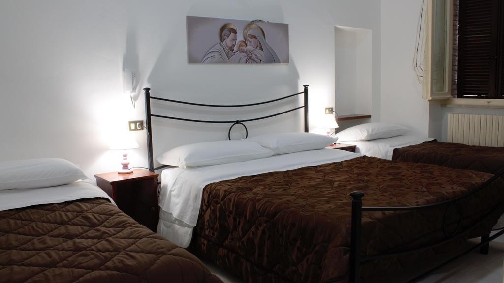 Hotel Il Vicoletto Ассизи Экстерьер фото